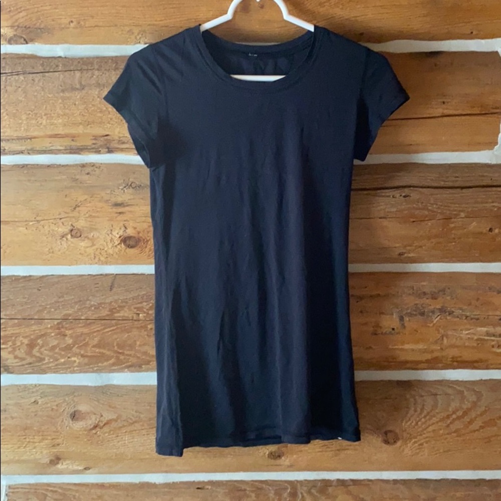 Black Lululemon T-shirt size 6
